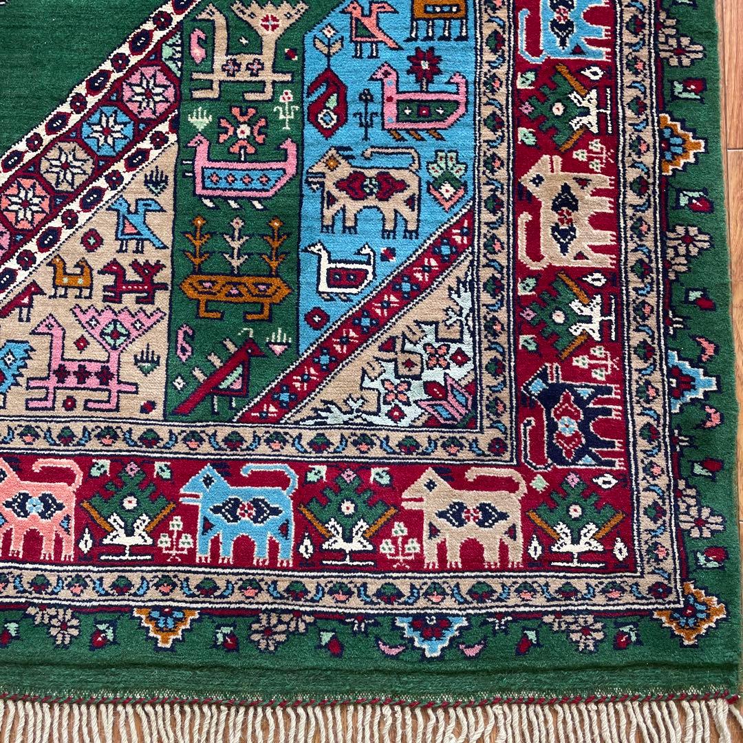 手織りペルシャ絨毯　新品　ウール&シルク　コルドグーチャン産　204×136cm