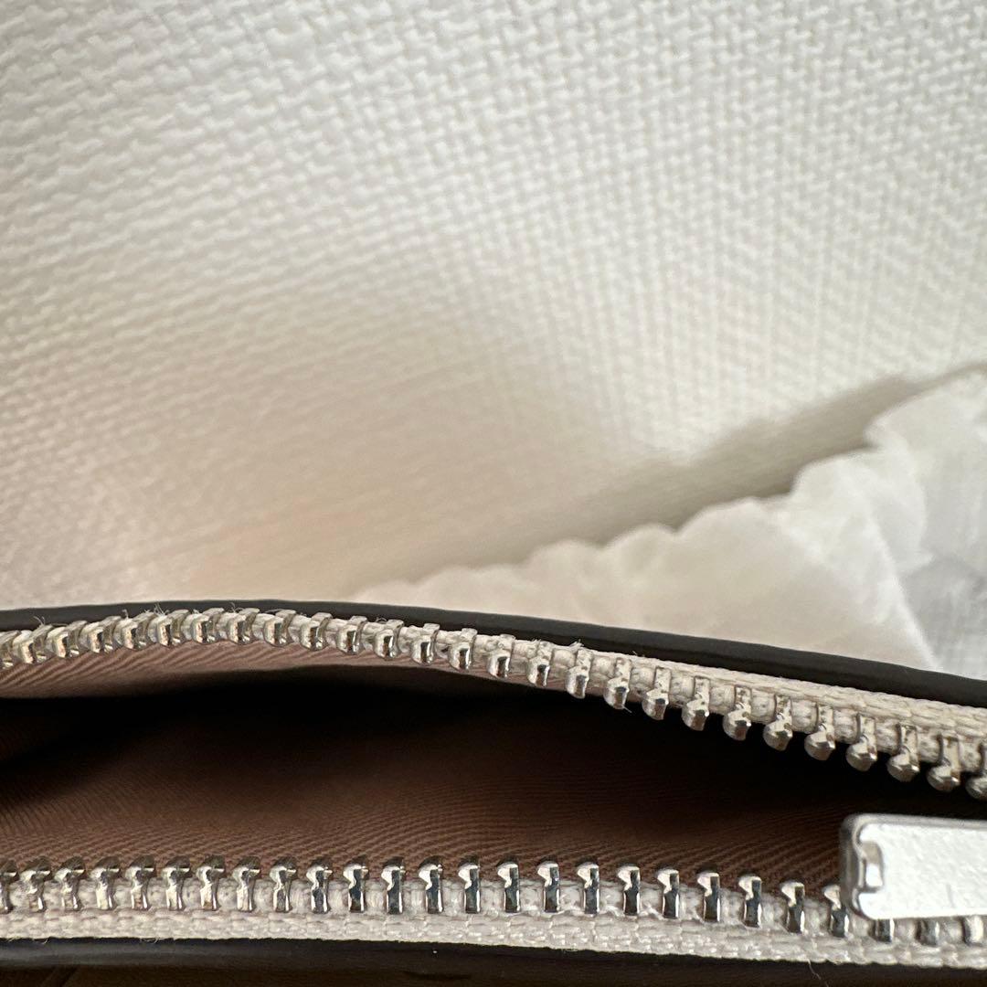 H*T様 COACH アイボリー 二つ折り財布