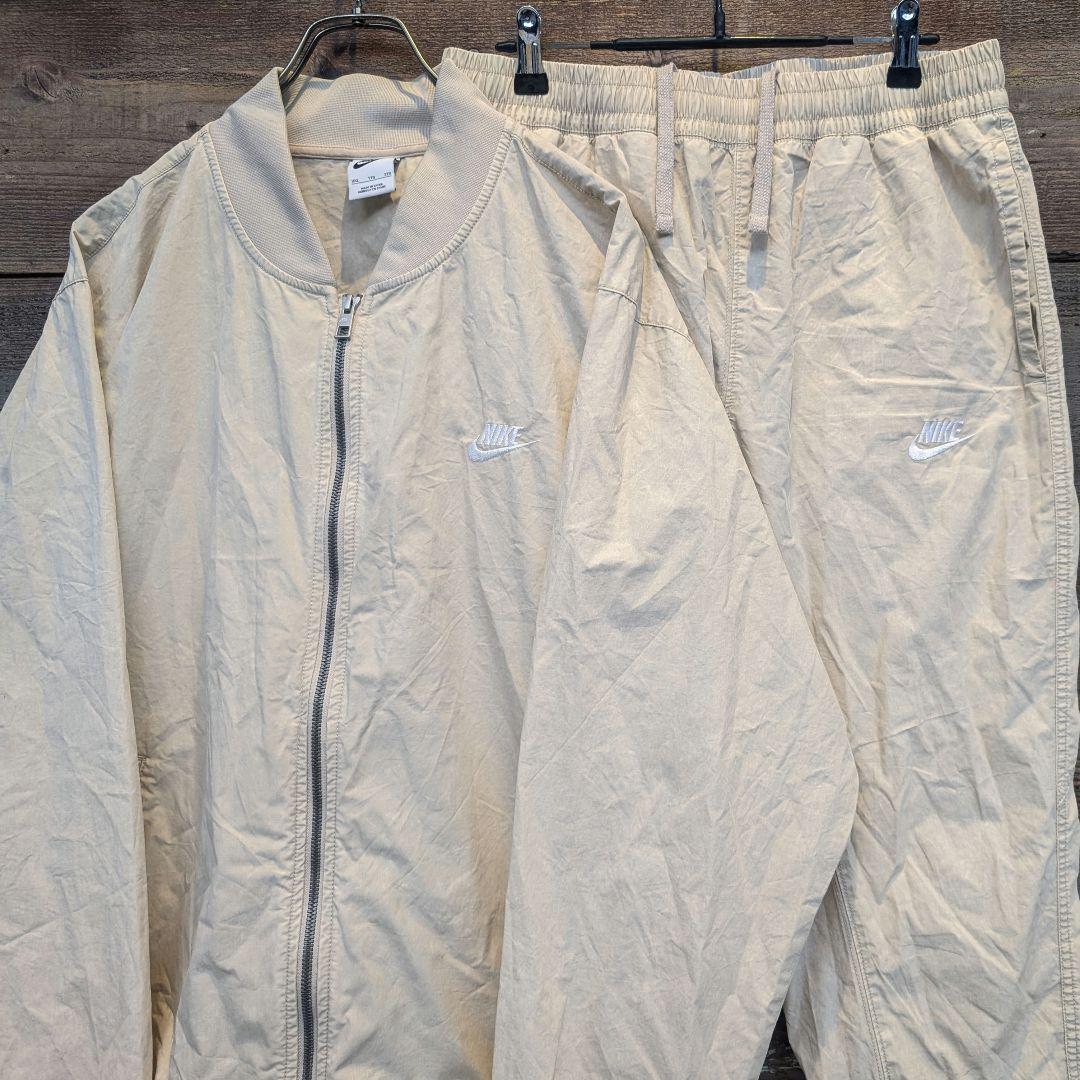 NIKE　シェルナイロン　刺繍　シャカシャカ　セットアップ上下　ジップ　ベージュ