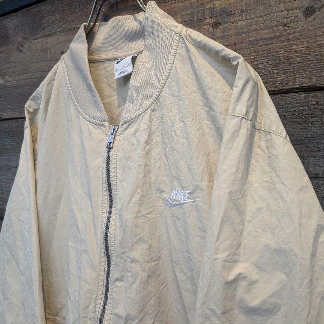 NIKE　シェルナイロン　刺繍　シャカシャカ　セットアップ上下　ジップ　ベージュ