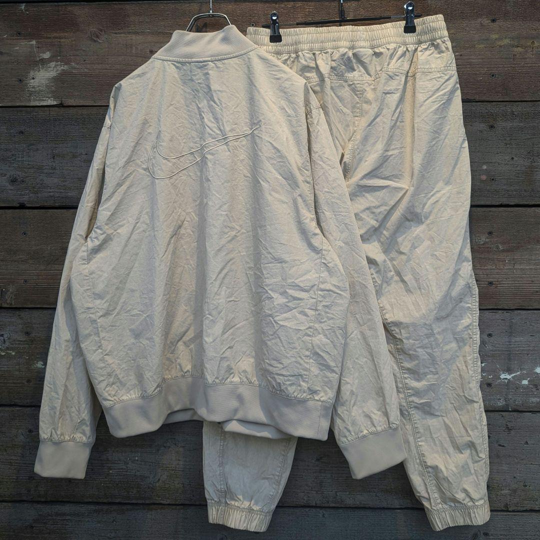 NIKE　シェルナイロン　刺繍　シャカシャカ　セットアップ上下　ジップ　ベージュ