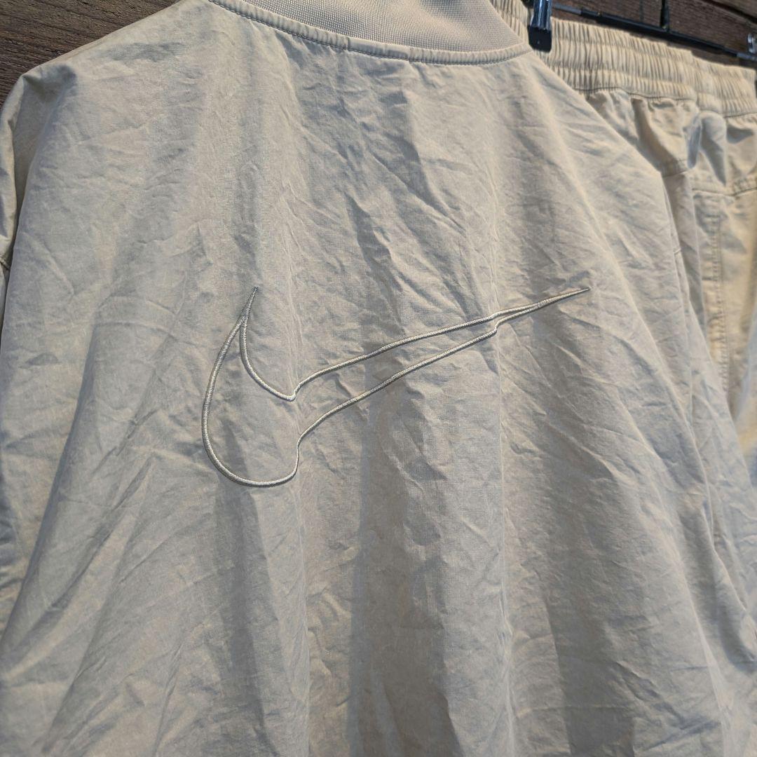 NIKE　シェルナイロン　刺繍　シャカシャカ　セットアップ上下　ジップ　ベージュ