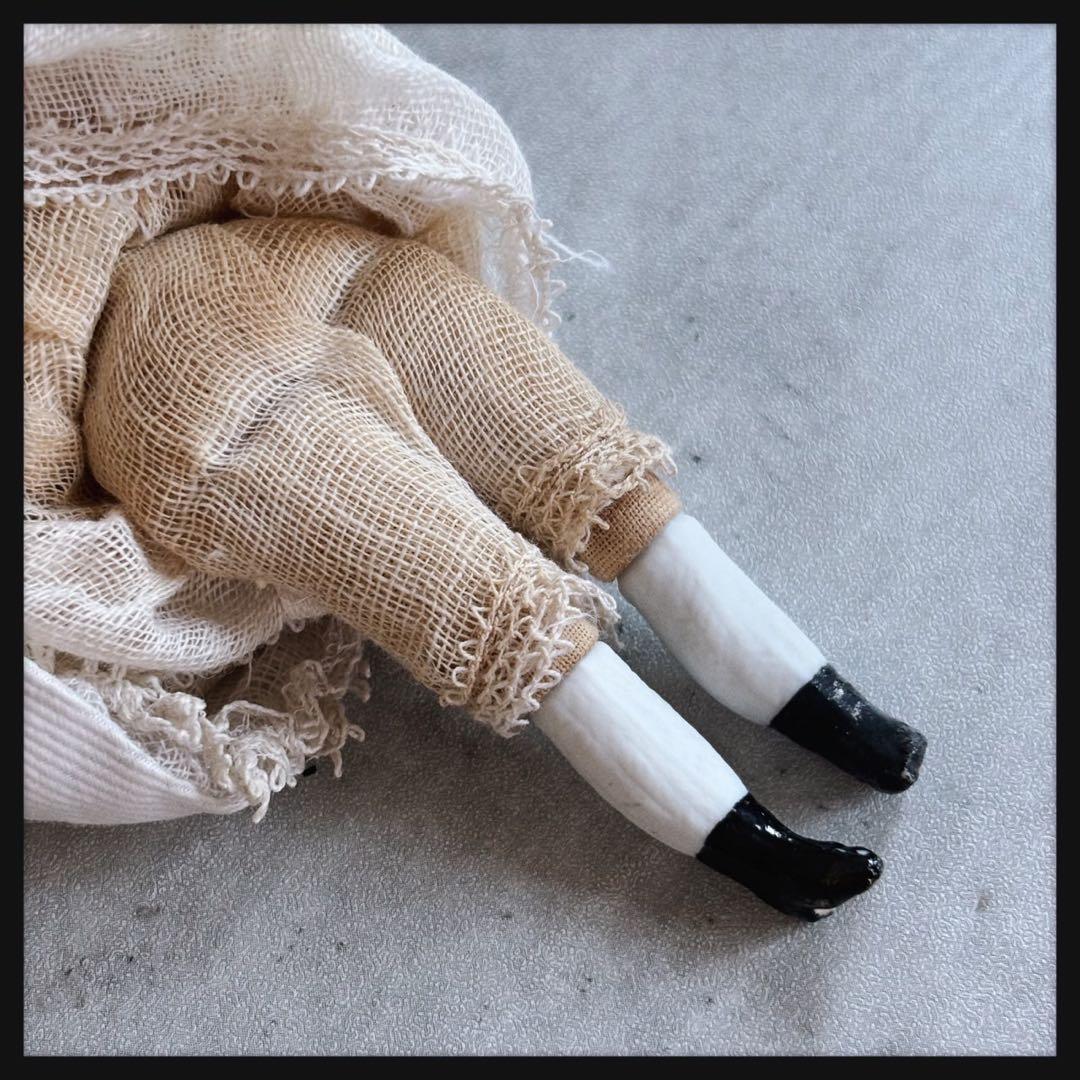 レアアンティーク　小さな少女のパリアンドール ビスクドール