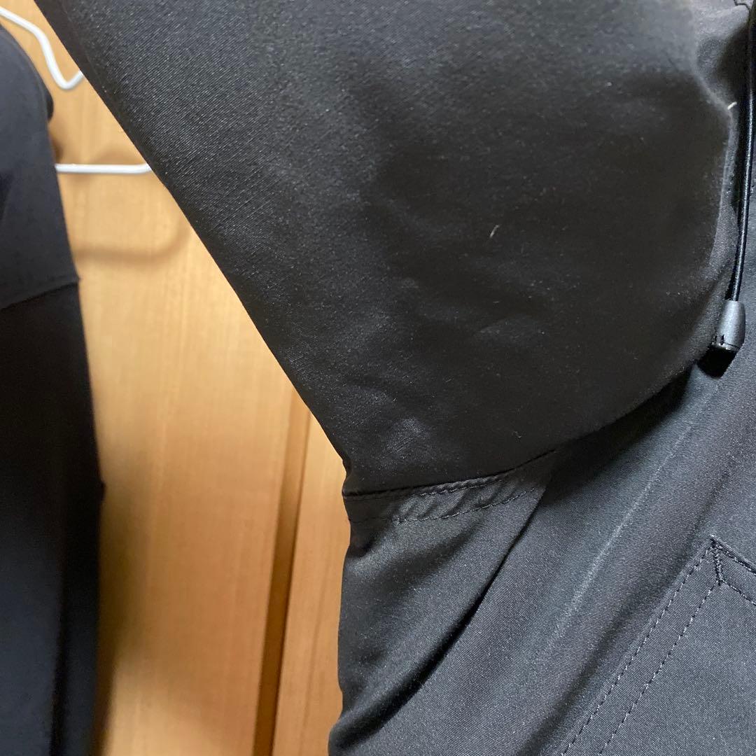 美品   黒 ダウンジャケット フード付き