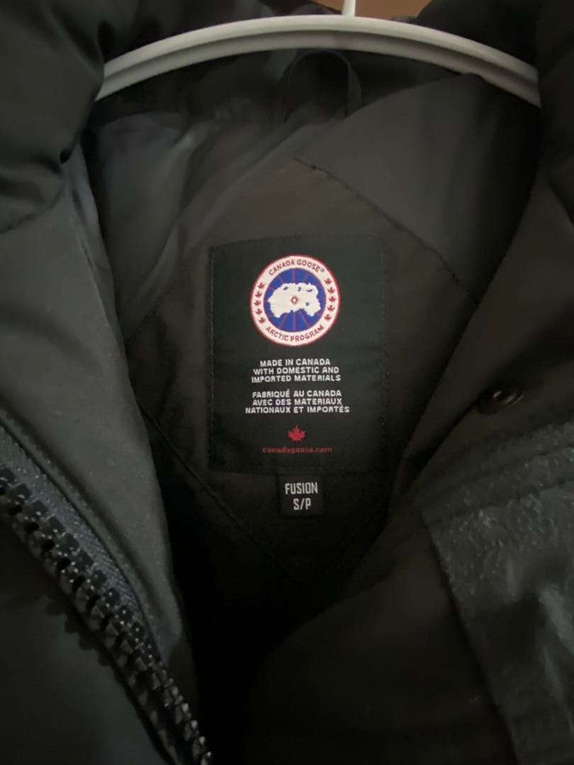 美品   黒 ダウンジャケット フード付き