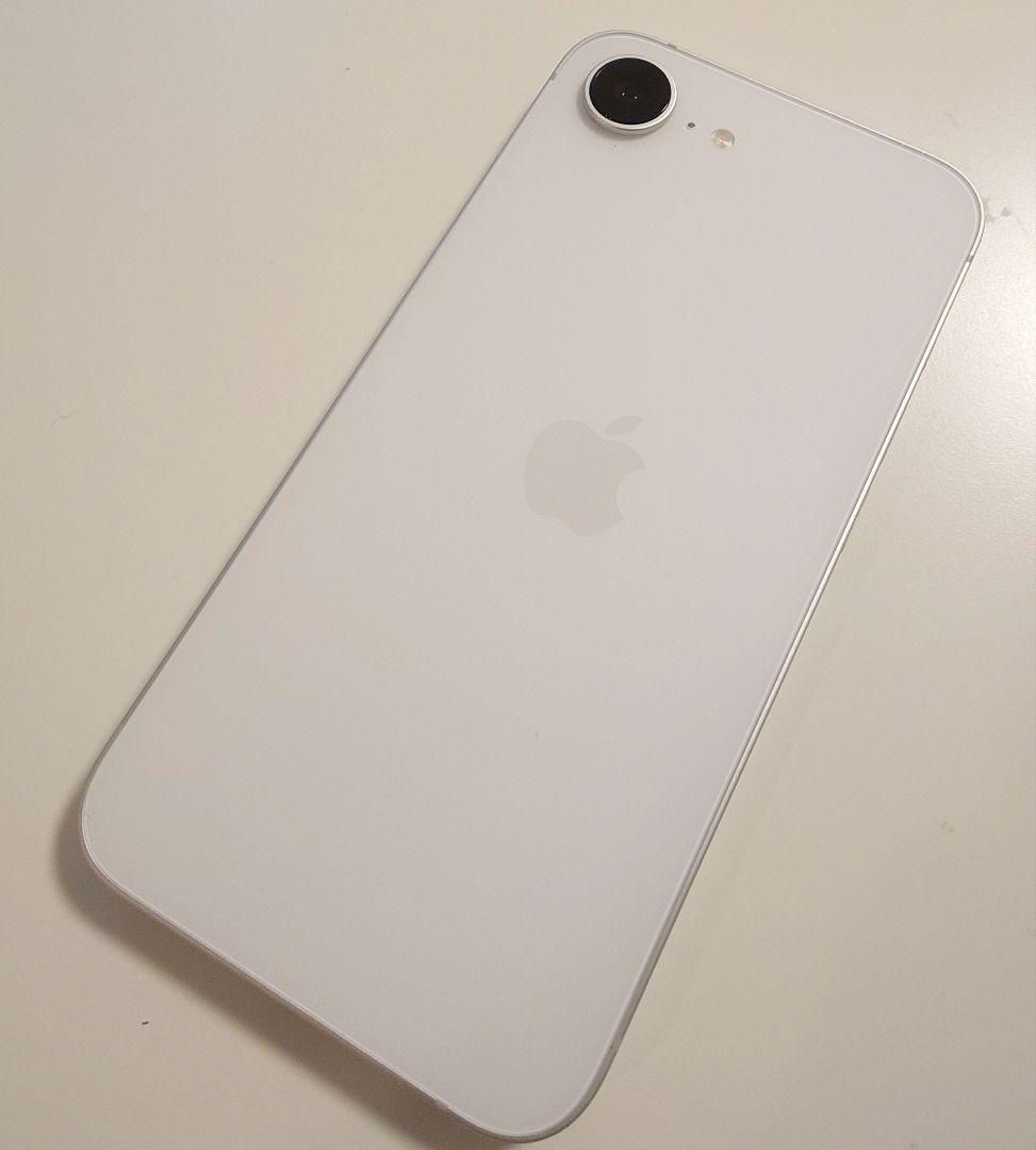 iPhone 16e 128GB ホワイト 本体 ケース付き