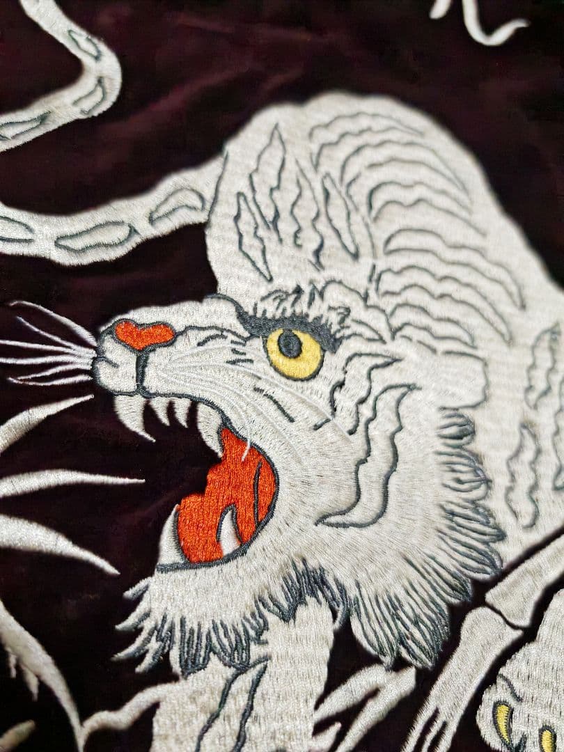 美品 2面用AVIREX USA 別珍 虎日本 スカジャン unisex サテン