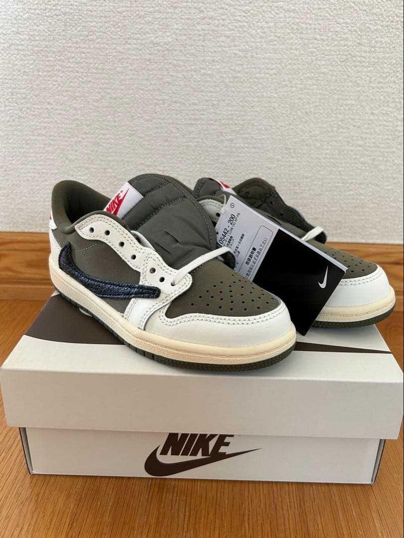 Travis Scott × Nike Air Jordan 1 Low OG