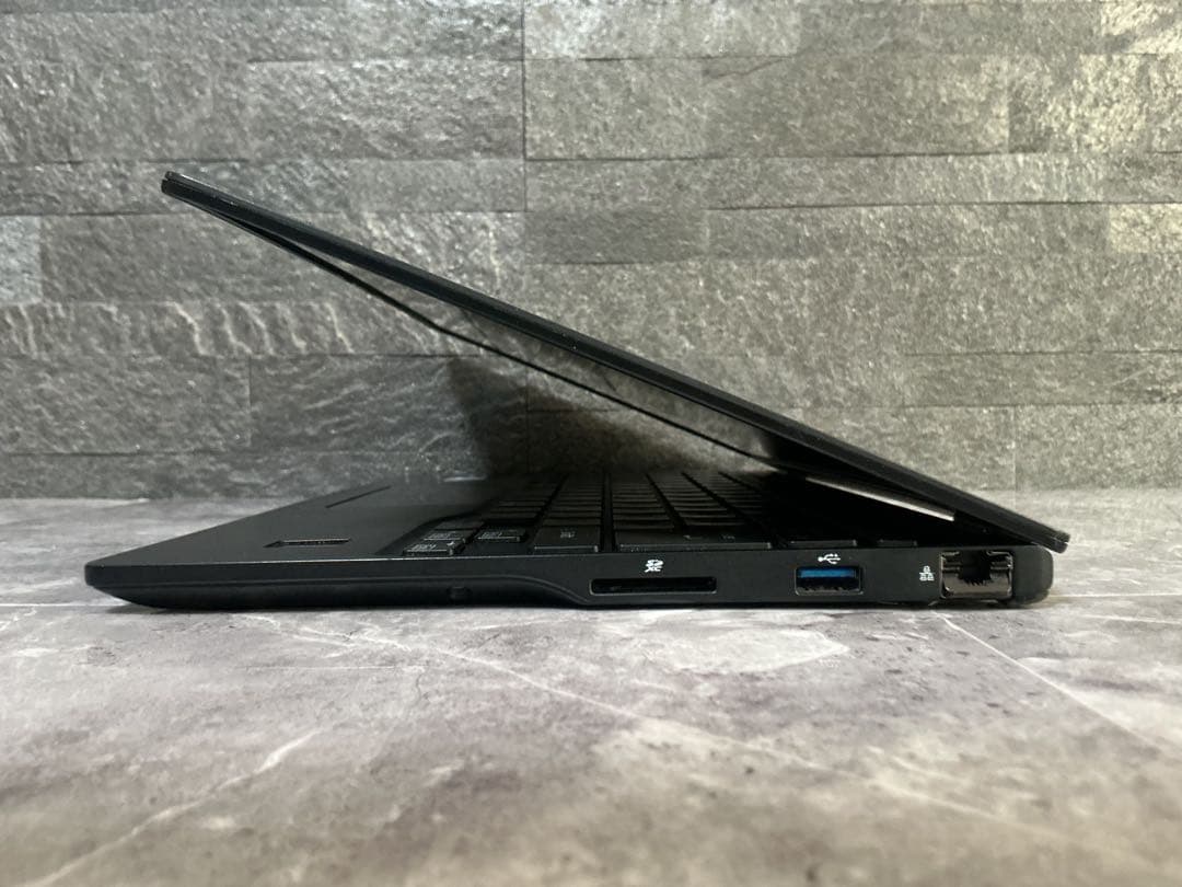 富士通 corei5 第11世代 新品NVMeSSD256GB office