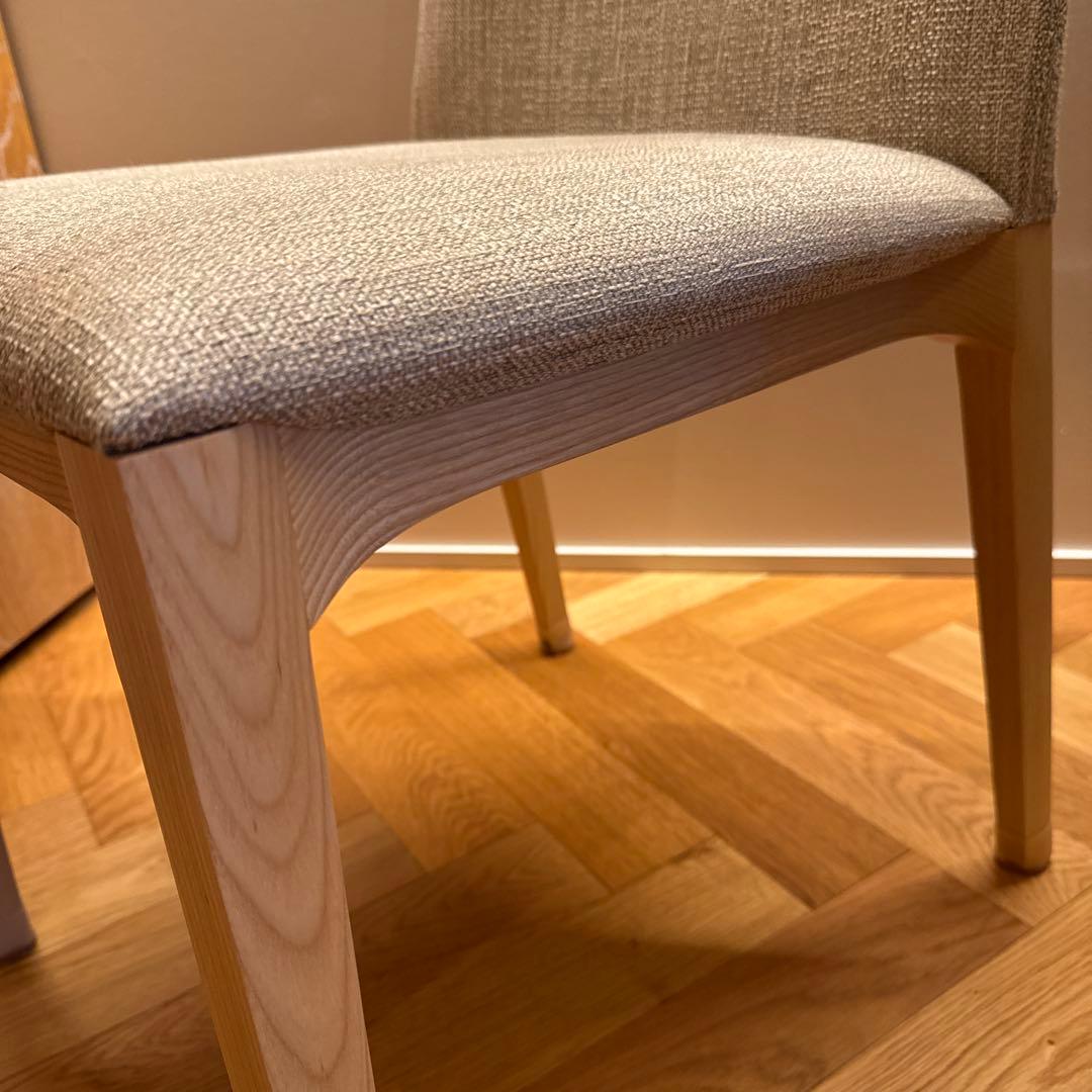 しおり　汚れあり　カッシーナ　椅子　アームレスチェア