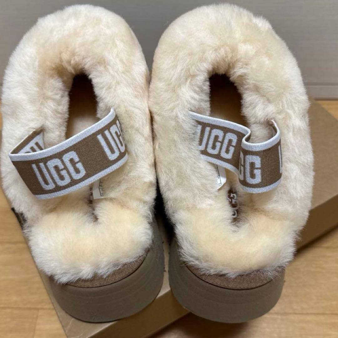 お値下げしました！美品✨UGG プラットフォームサンダル ベージュ