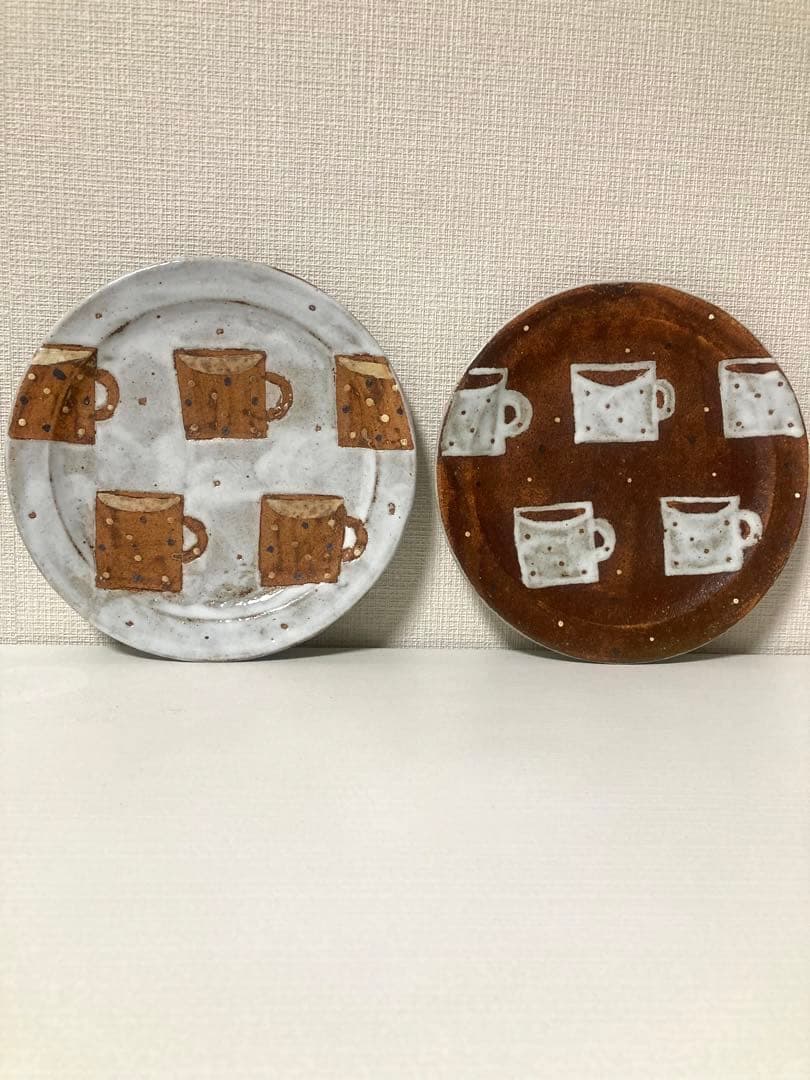 【新品】岡崎順子さんのマグカップ柄プレート　お皿　2枚セット