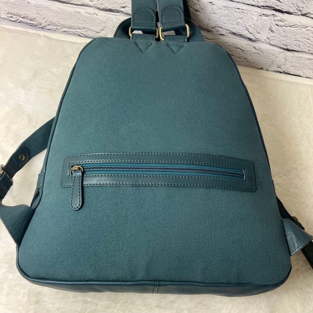 未使用級✨ダコタ ファレル シボ 山羊革 レザー A4可 ロゴ型押し リュック