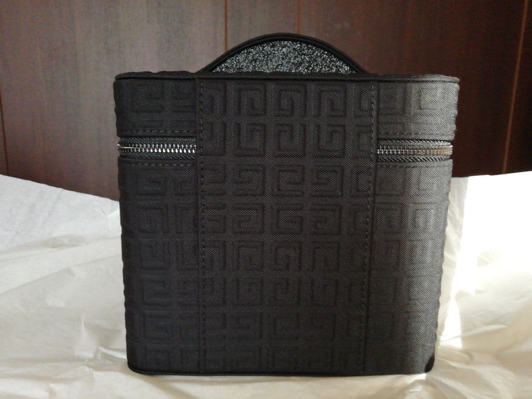 新品　ジバンシー　バニティ　メイクボックス　ポーチ