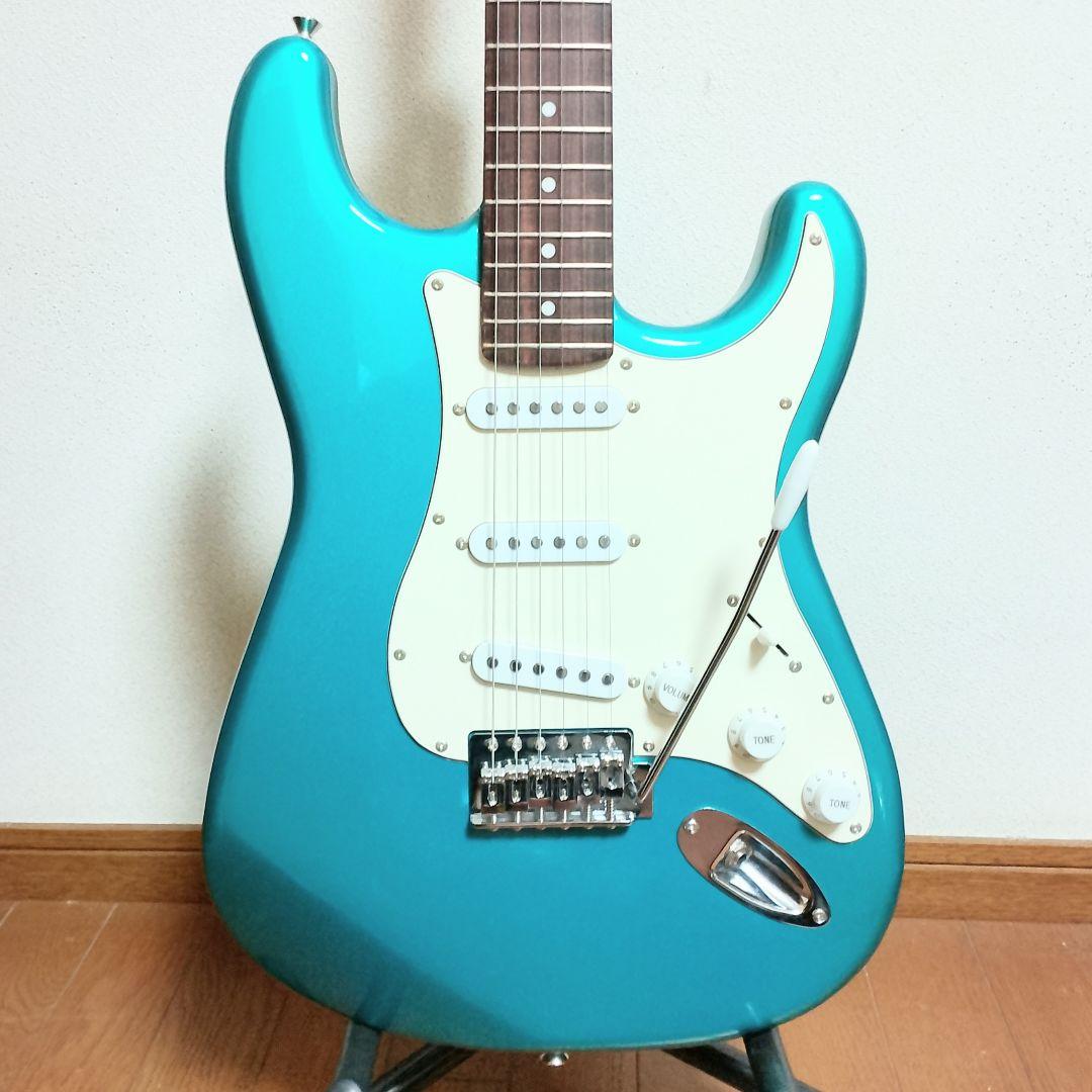 美品　BUSKER’S　ストラトキャスタータイプ　エレキギター