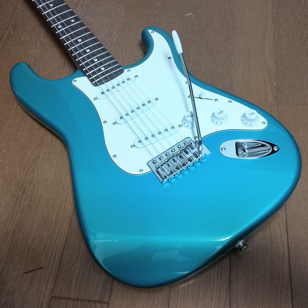 美品　BUSKER’S　ストラトキャスタータイプ　エレキギター