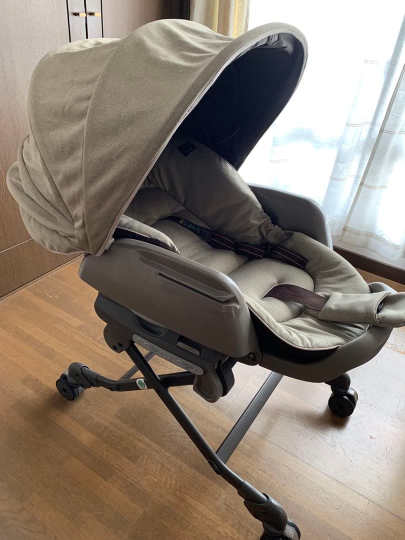 Combi（コンビ）ネムリラ AUTO SWING BEDi