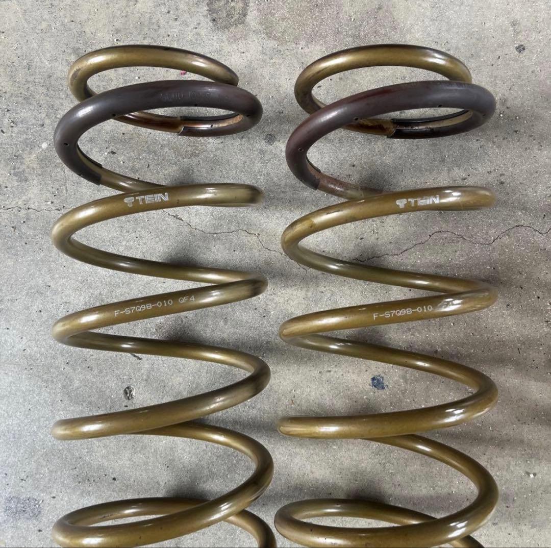 TEINハイテックダウンサス　80系　ヴォクシー、ノア、エスクァイアなどに！