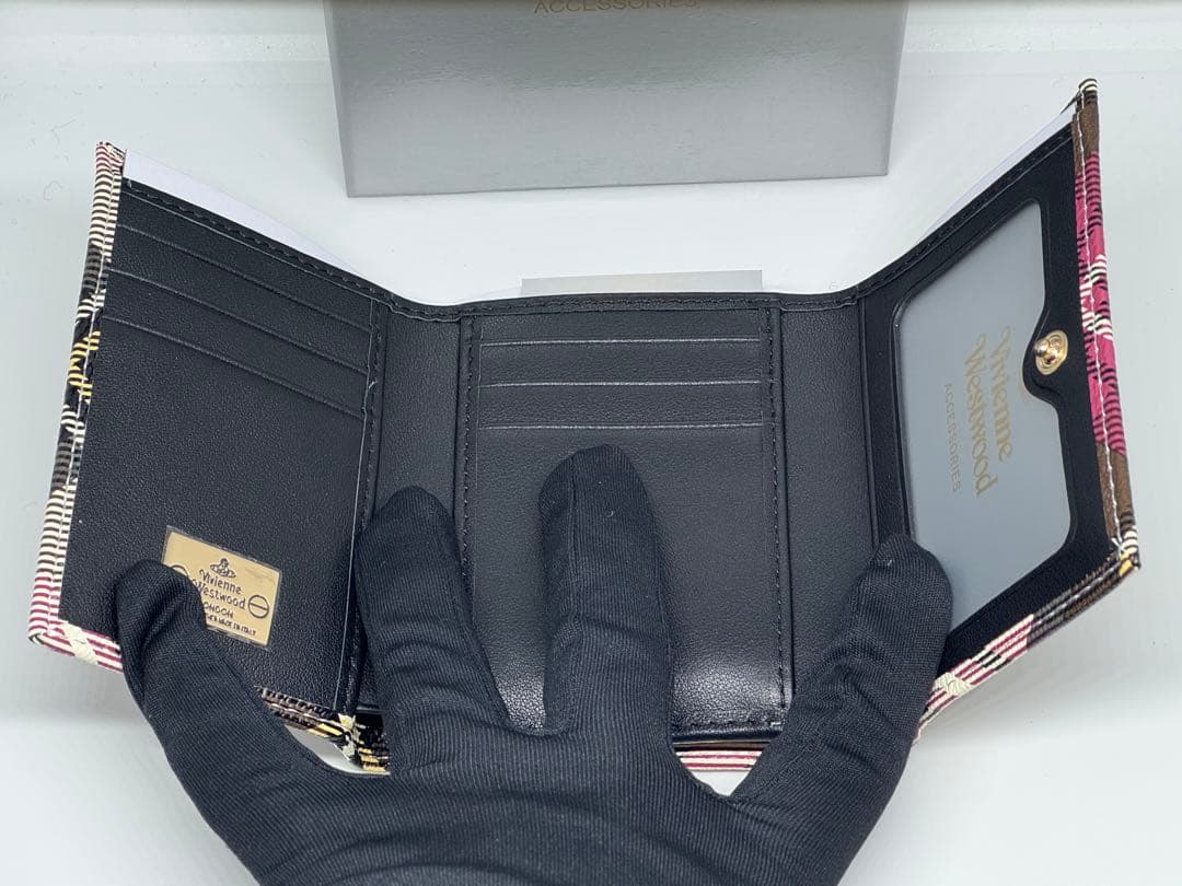 【新品未使用】Vivienne Westwood チェック柄三つ折り財布