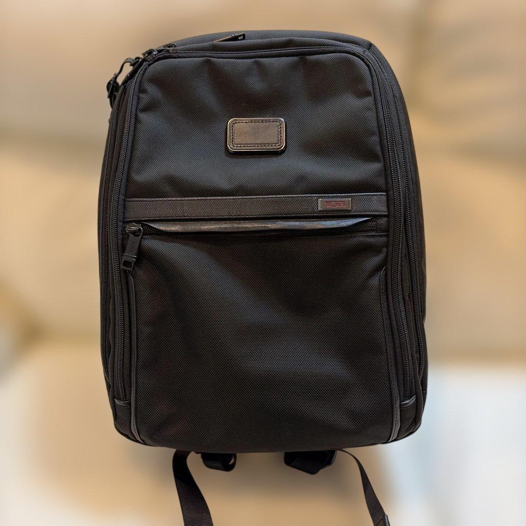 美品　TUMI スリム バックパック ビジネス リュック ブラック
