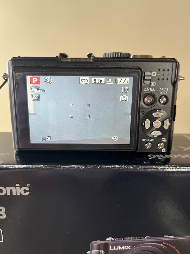 Panasonic LUMIX LX3 コンパクトデジタルカメラ