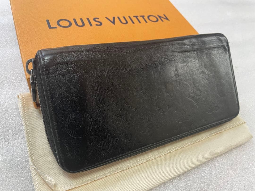 ナ*ン様 ルイヴィトン モノグラム シャドウ ジッピー ウォレット ヴェルティカ