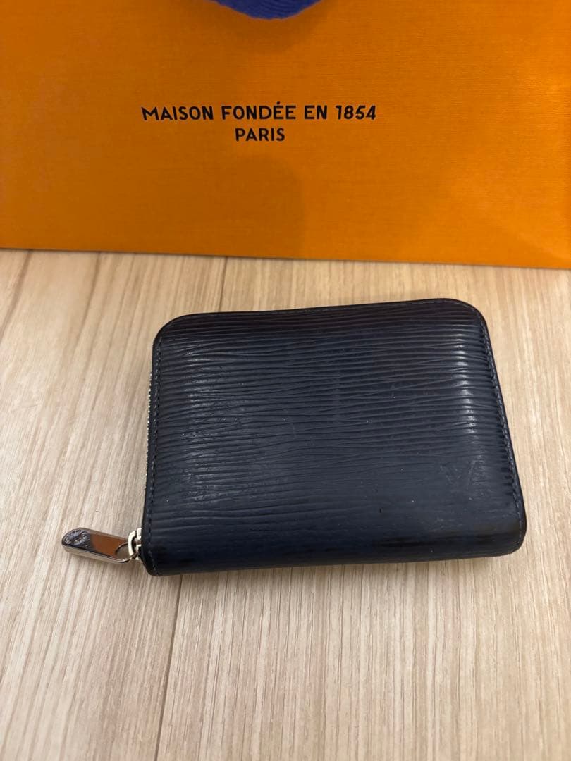 ヴィトン　エピ　ジッピー　　パース　ネイビー　M60384