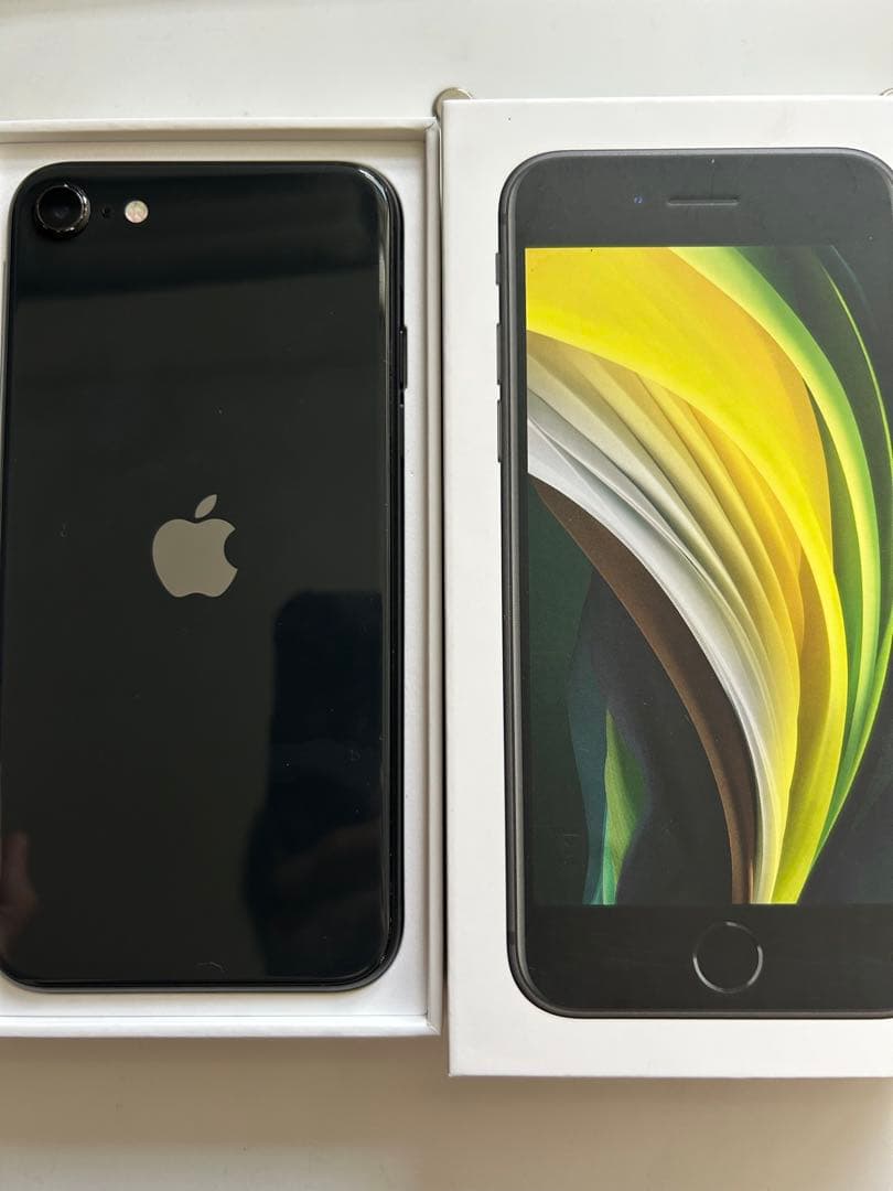 Apple iPhone SE (第2世代) ブラック 本体　64G