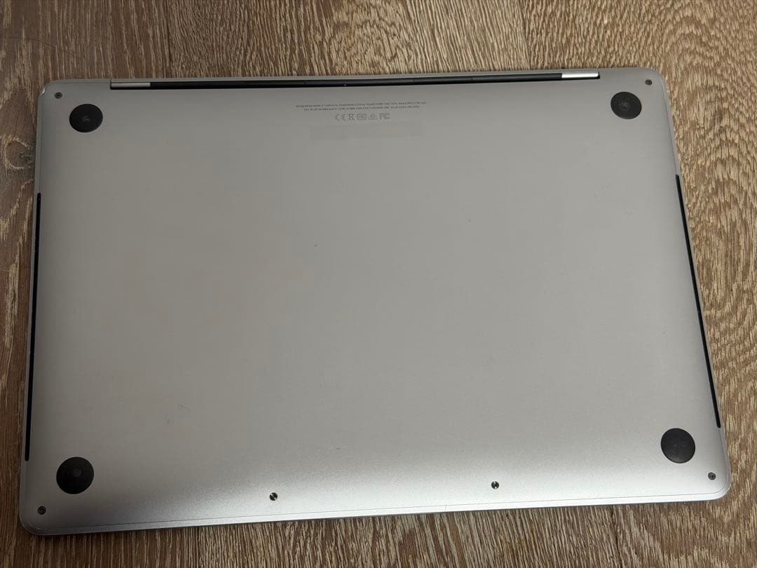 MacBook Pro 2018 13インチi5 16/512GB Win11