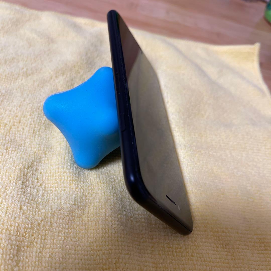 に*い様 iPhone SE (第2世代) 本体 バッテリー最大容量93%