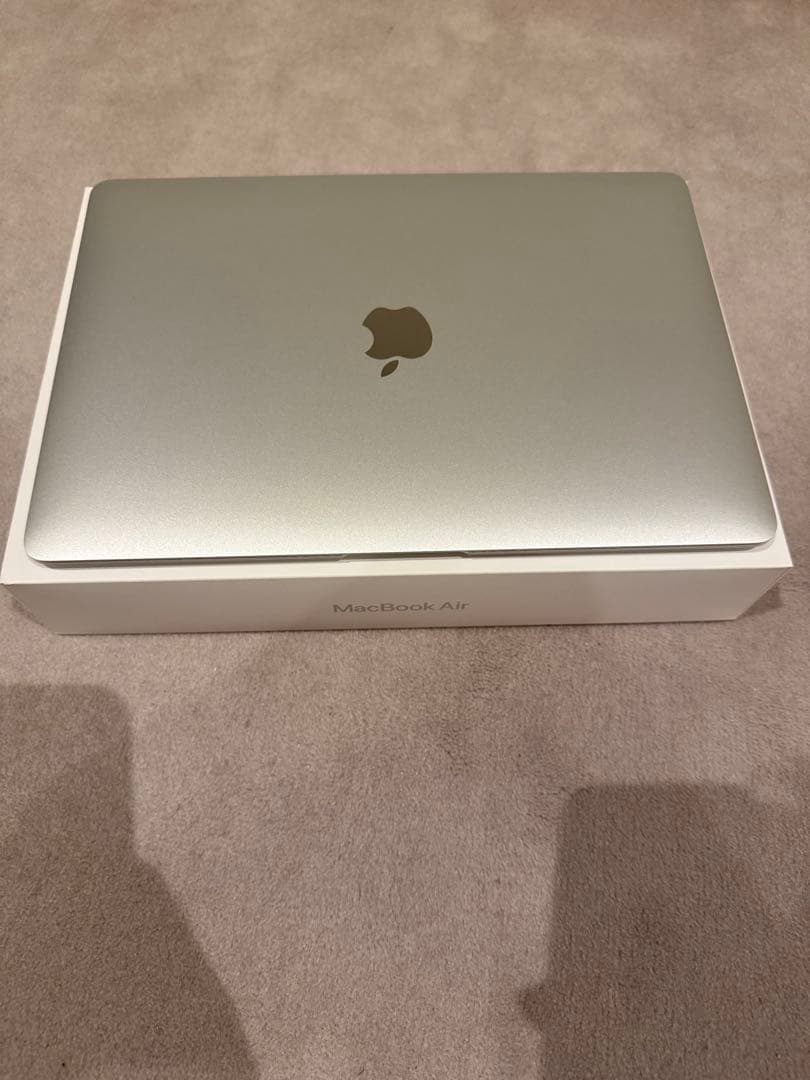 MacBook Air M1 13 インチ 8GB / 512GB シルバー