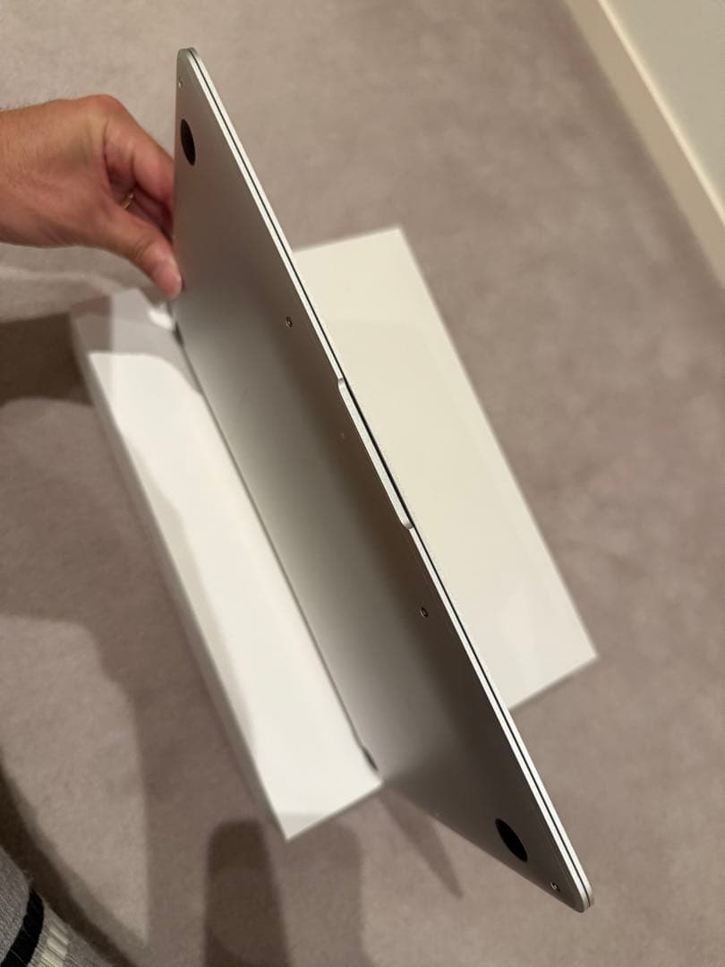 MacBook Air M1 13 インチ 8GB / 512GB シルバー