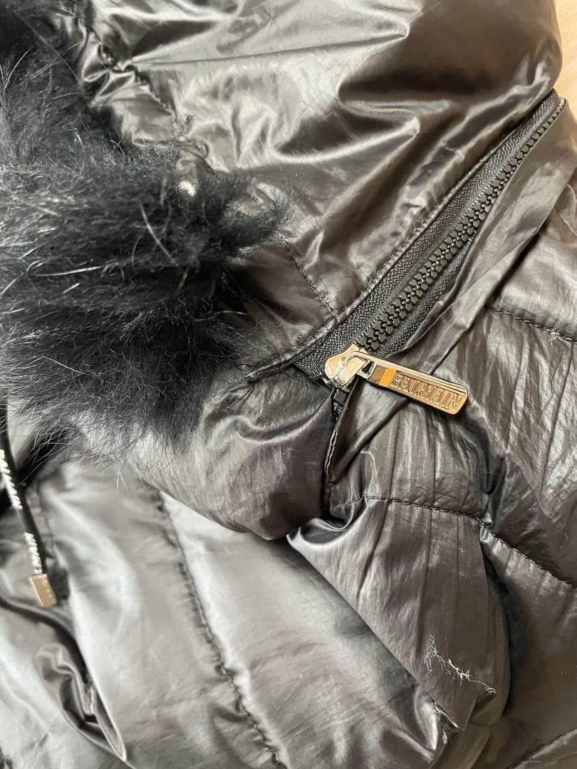 フード付き（取り外し可）黒ダウンジャケット