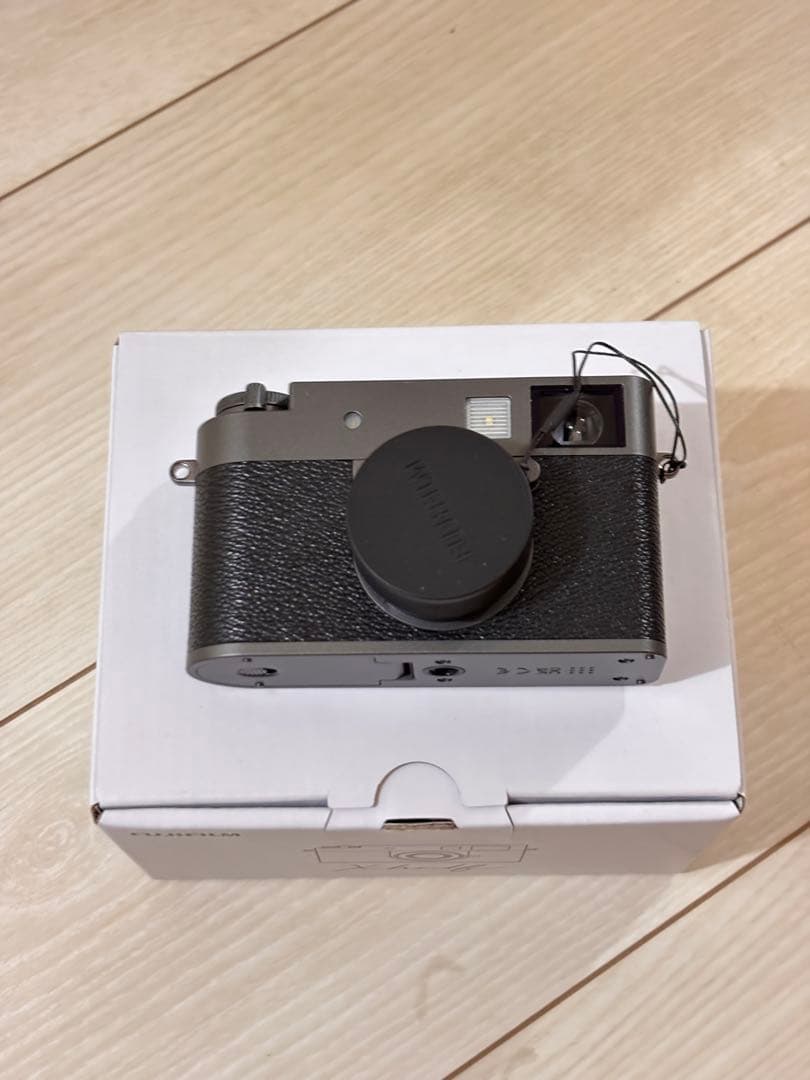 FUJIFILM X half X-HF1 カメラ　未使用　箱本体美品　保証書付