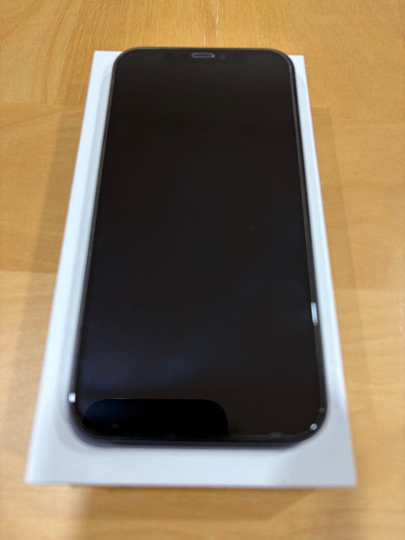 【美品】Apple iPhone 12 64GB ブラック（付属品完備）
