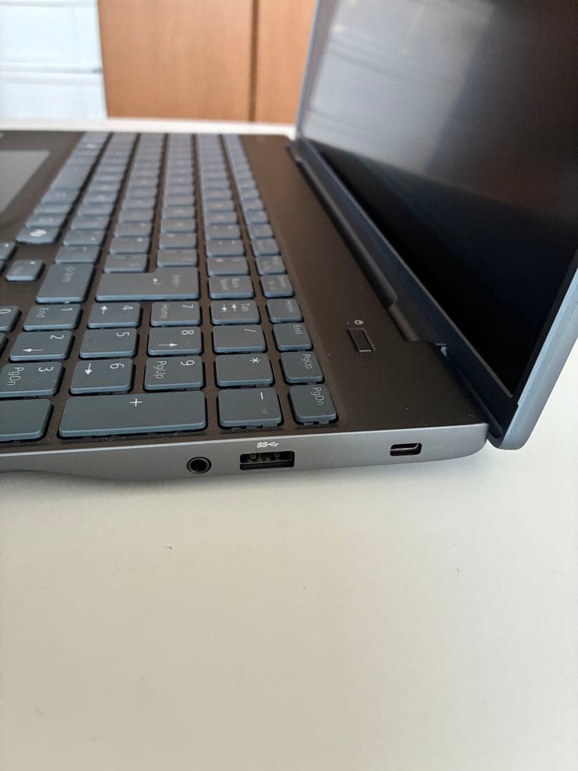 富士通 ノートパソコン グレー