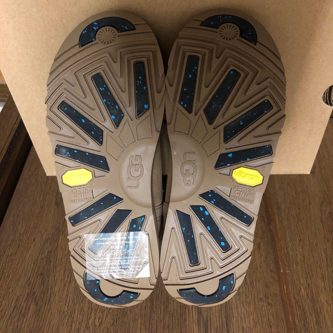 新品　UGG アグ　クラシックミニ　ウォータープルーフ　２４センチ