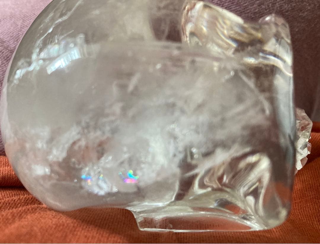 大 天然石 スカル 骸骨 ドクロ 良品 希少 クリスタルスカル 置物 虹有