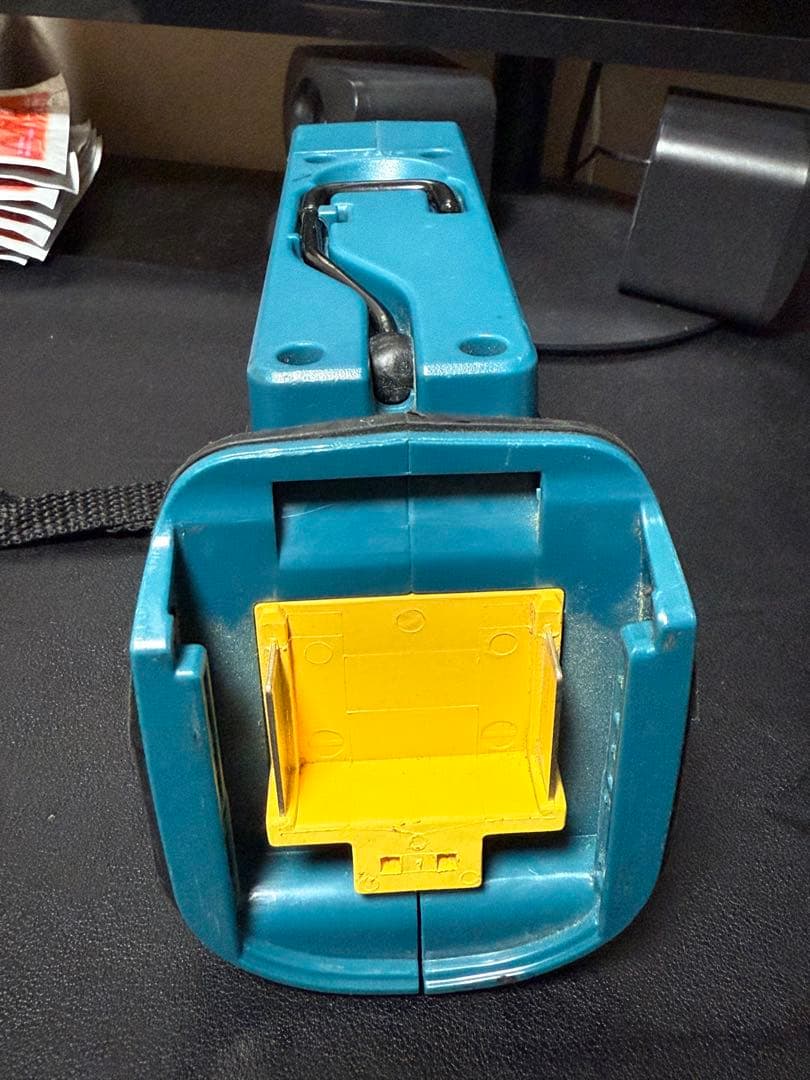 マキタML801 LEDライト14.4V 6.0Ah純正バッテリー付き