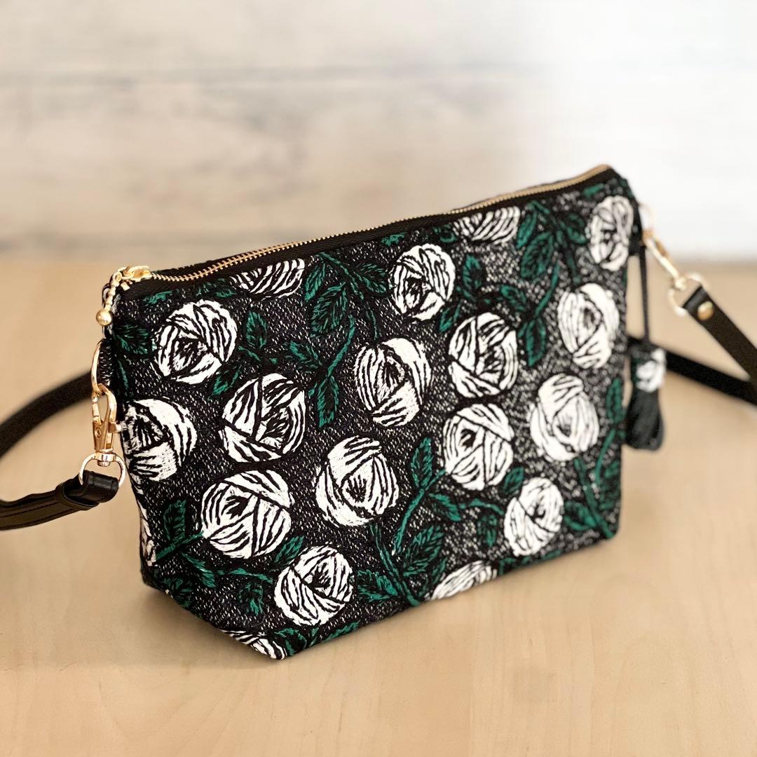 ミナペルホネン rosy navyショルダーバッグMB512-151