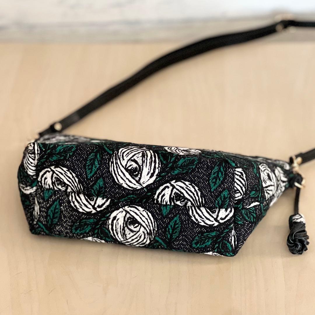 ミナペルホネン rosy navyショルダーバッグMB512-151