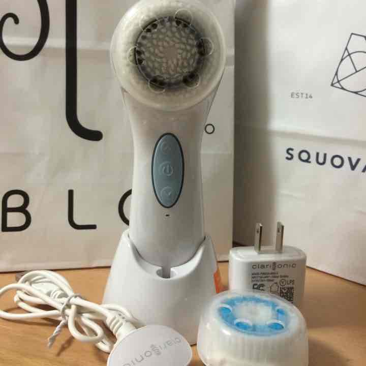 音波式クレンジングブラシ アメリカ電動洗顔ブラシclarisonic aria4