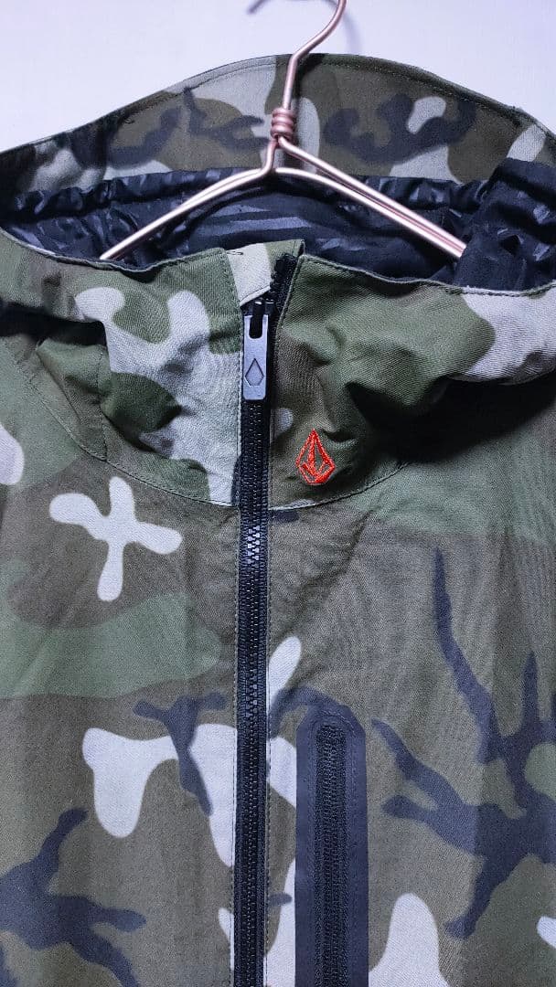 【ボルコム VOLCOM】スノーボードウェア 迷彩 メンズ