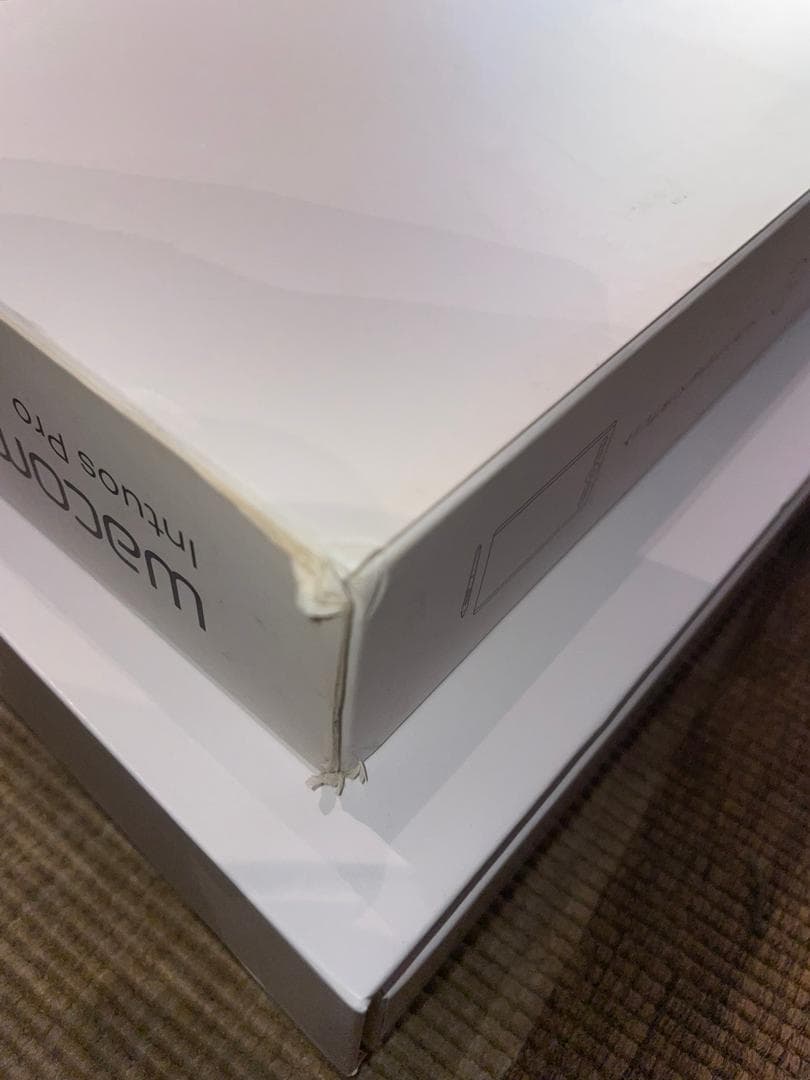 み*ん様 Wacom Intuos Pro ペンタブレット PTH-660 Me