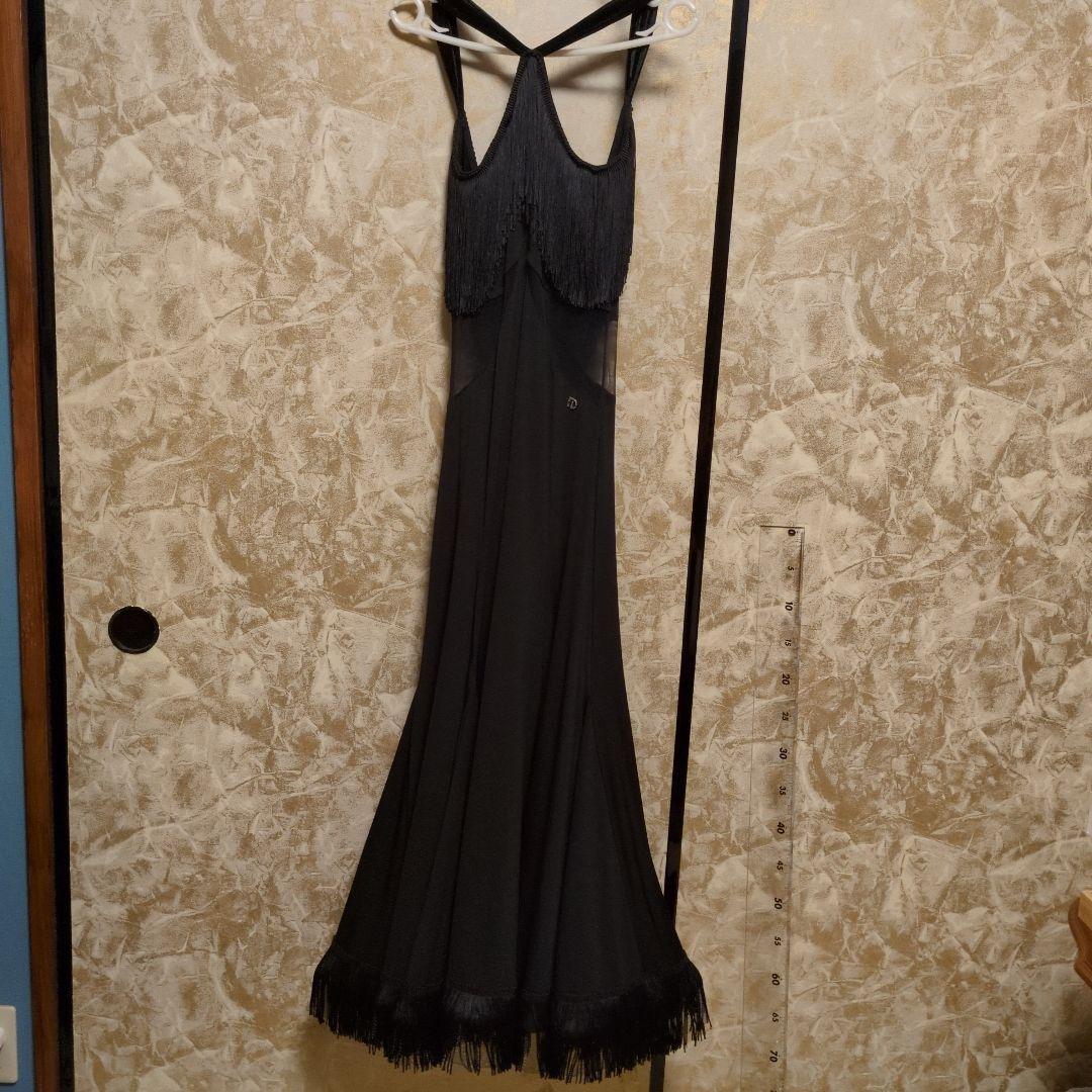フリンジ付き黒ダンスドレス