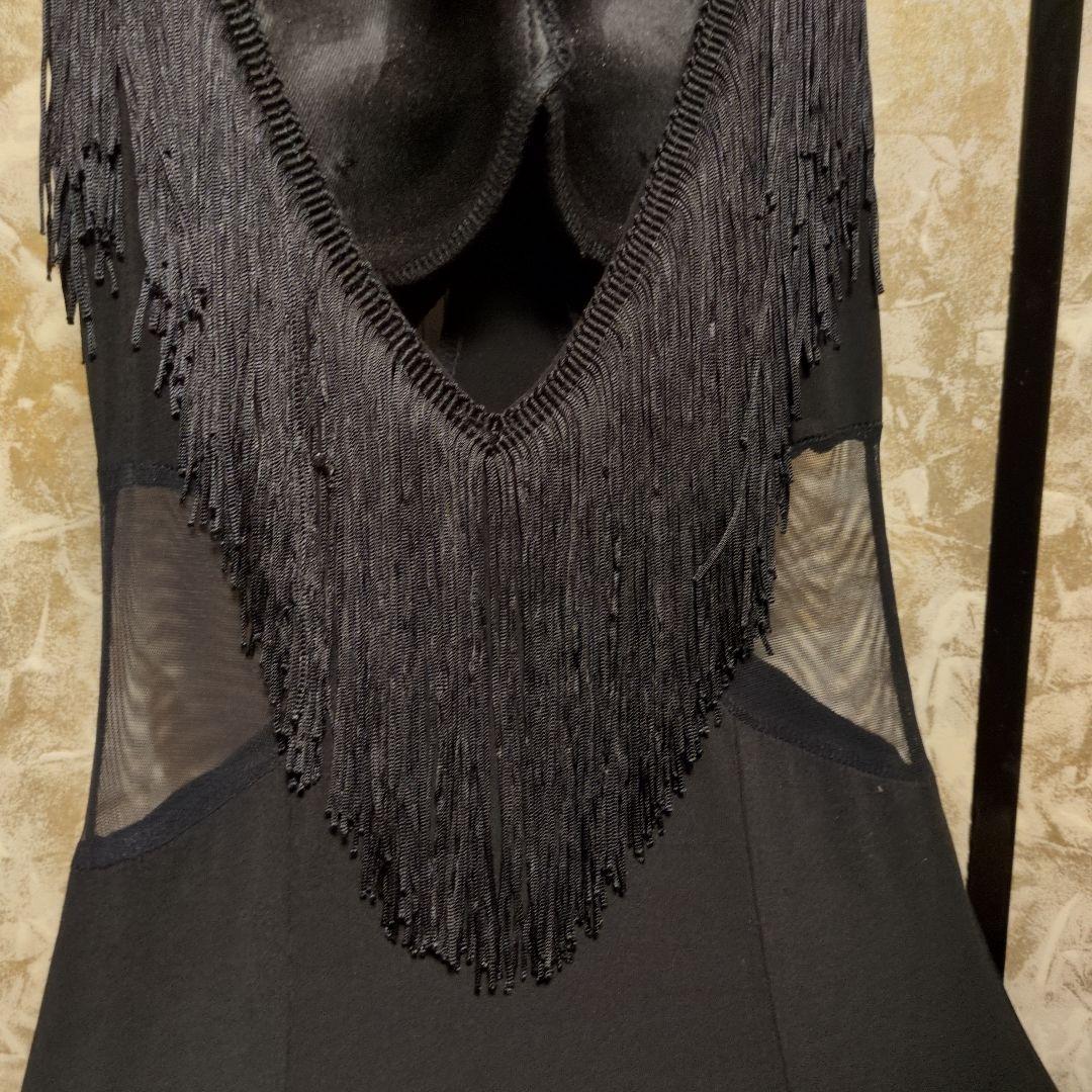 フリンジ付き黒ダンスドレス