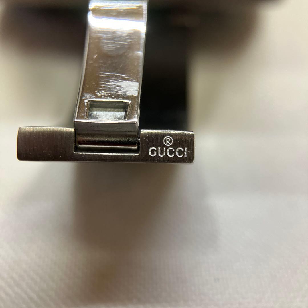 GUCCI 2400S シルバーバングル　文字盤ブラック　箱　カード　タグ付