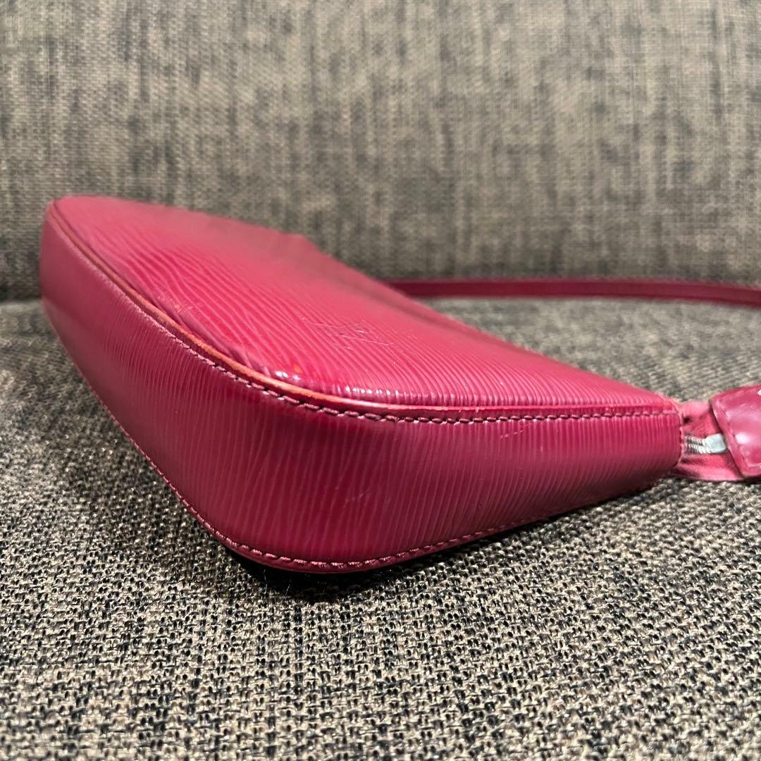 Louis Vuitton　アクセサリー　ポーチ　エピ　フューシャ