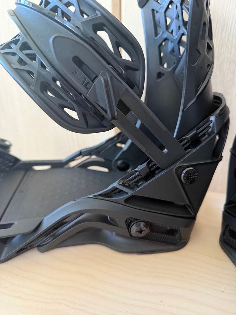 SALOMON - HIGHLANDER ブラック スノーボードビンディング