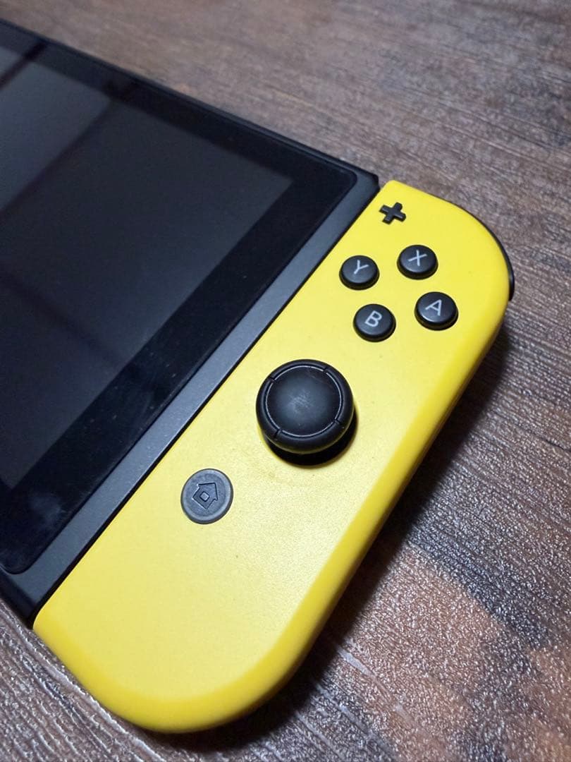 Switch ピカブイ版(SDカード、ケース等おまけ付き)